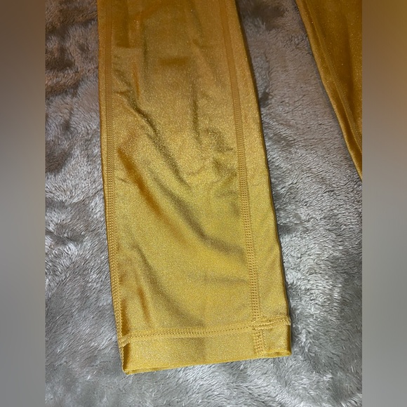WeWoreWhat woman Spandex Leggings
Gold size XS - Picture 3 of 11